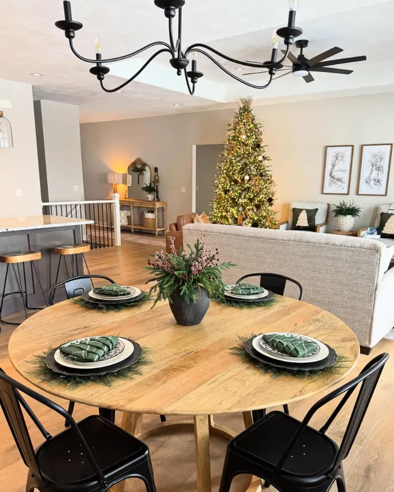 Simple New Year Table Decorations for Small Spaces